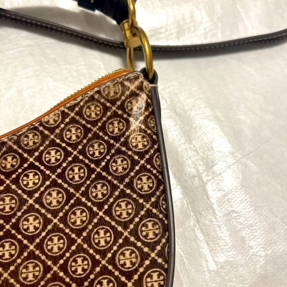 Tory Burch Tan and Gold Hobo Bag - Picture 9 of 16